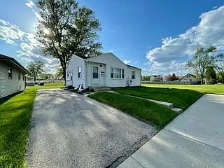 3914 31st AVENUE photo 1