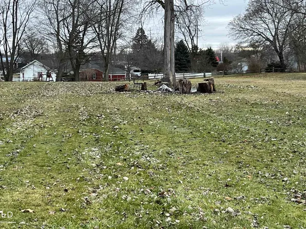 Cross St, Owosso, MI 48867