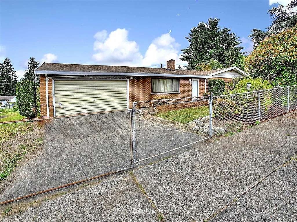 6101 E N Street photo 1