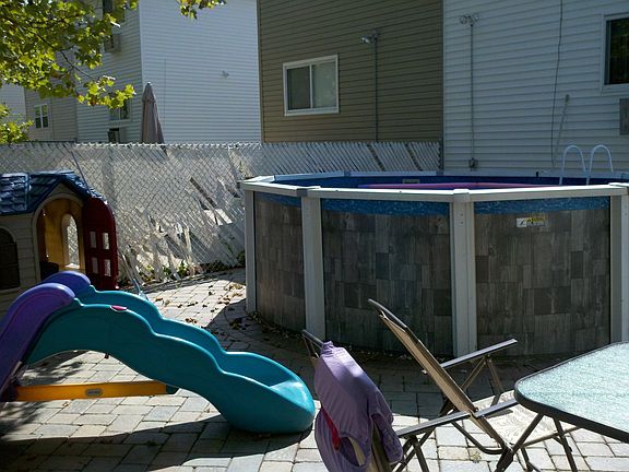 Above ground pool