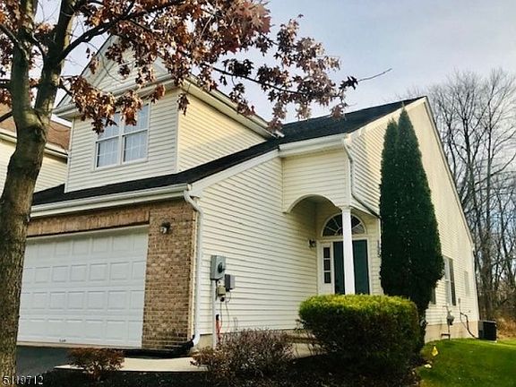 2nd image of 135 Saratoga Ct
