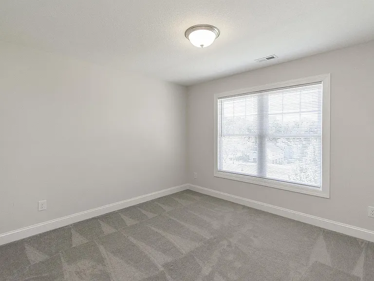 912 Kentwood Dr — Photo 23