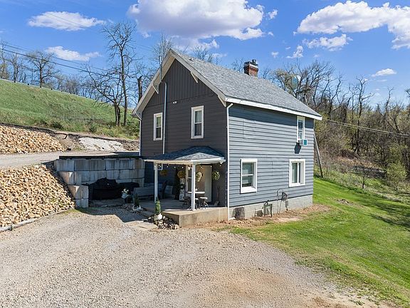 2nd image of 231 Boggs Hill Rd.