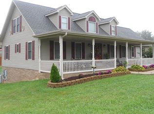 117 Turney Farm Ln, Pilot Mtn, NC 27041