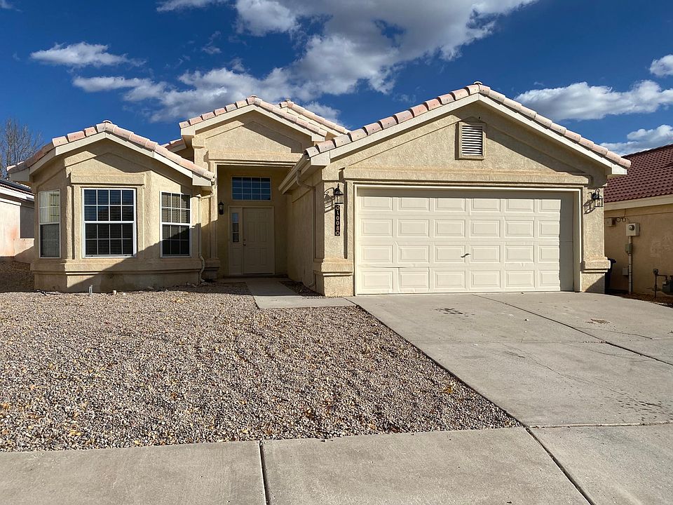 1008 Glacier Bay St SE