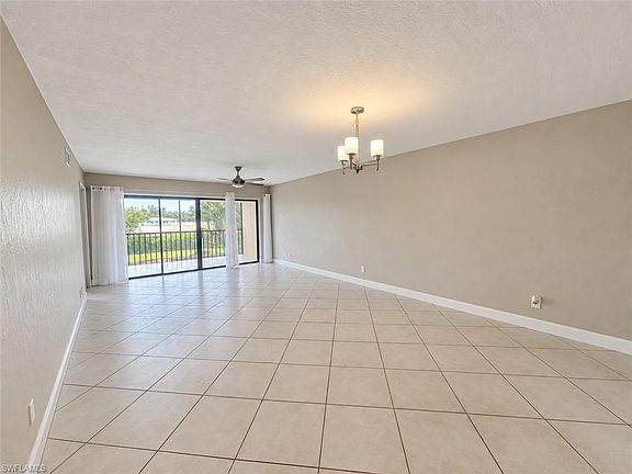 4th image of 700 Valley Stream Dr APT 303