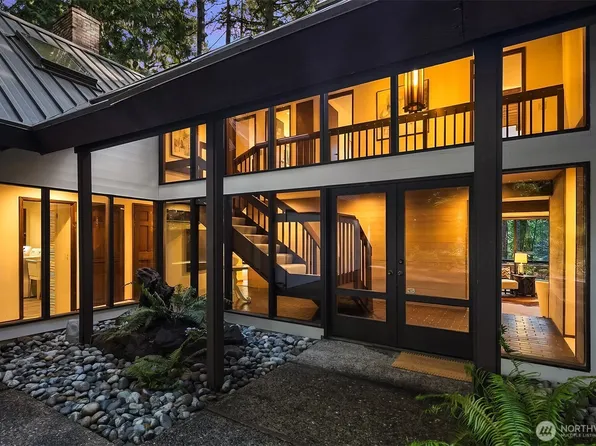 9027 SE 50th Street, Mercer Island, WA 98040