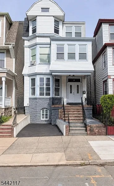 316 Clifton Ave