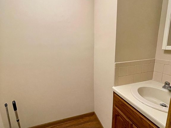 5th image of 777 W Market St Unit C7
