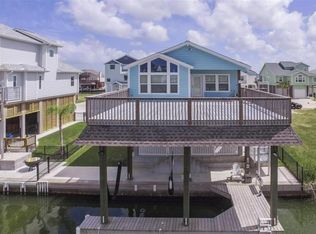 422 Amanda Cir, Tiki Island, TX 77554