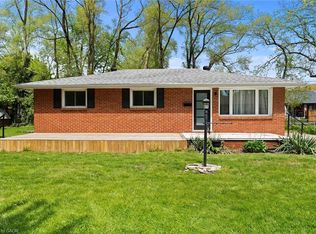 85 Riverview Ave, Lasalle, ON N9J 1E1