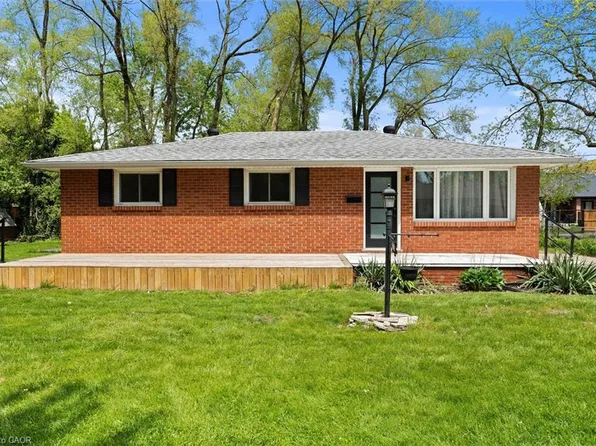 85 Riverview Ave, Lasalle, ON N9J 1E1