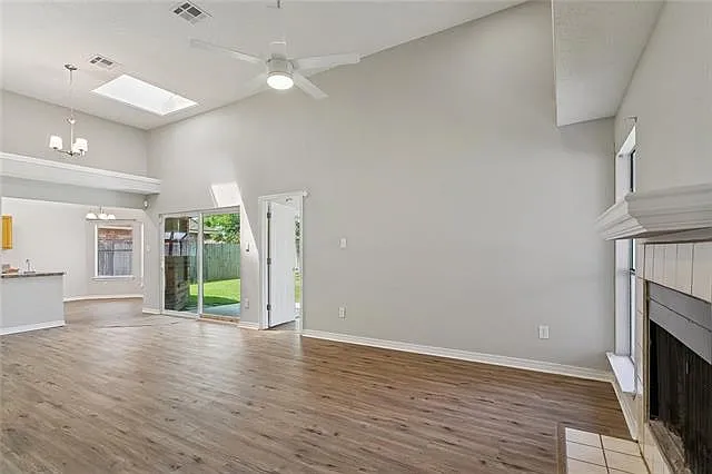 1826 Kings Row — Photo 3