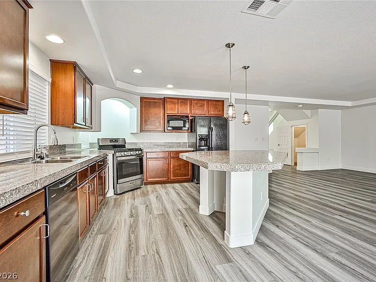 6744 Philharmonic Ave — Photo 2