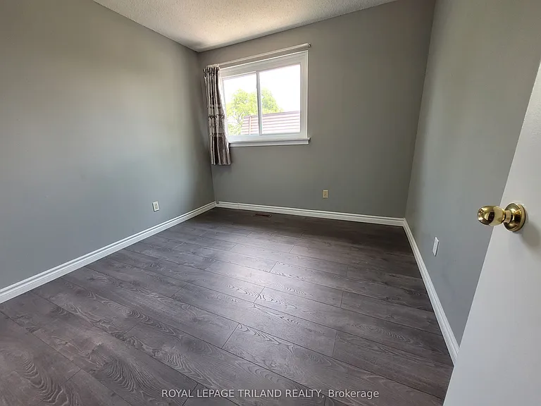 585 Gainsborough Rd #66 — Photo 2