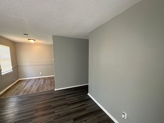 4th image of 2536 Sunny Hill Dr