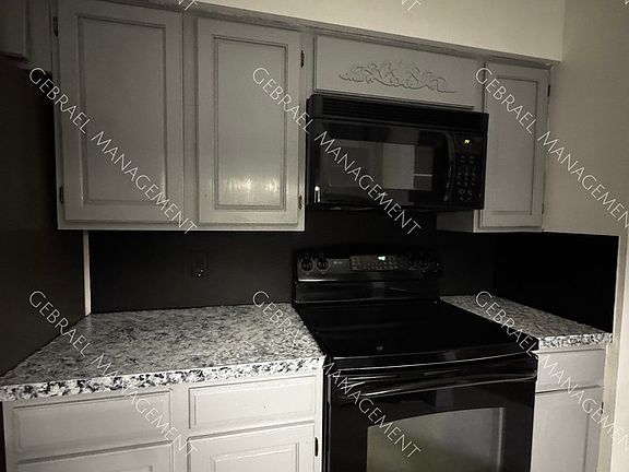 4th image of 527 Oakbrook Cir