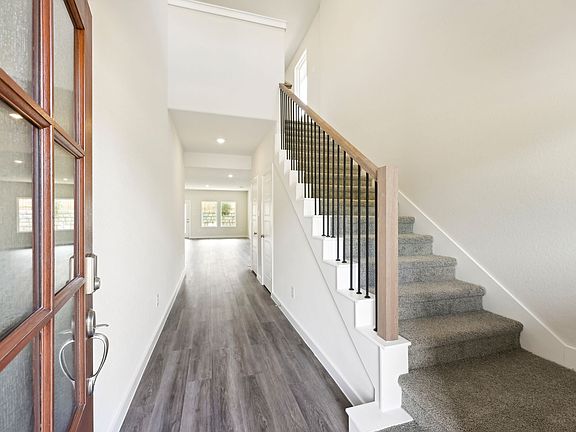The entry of a home in Montgomery Oaks, TX.