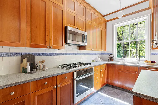 Rented by Compass | media 14