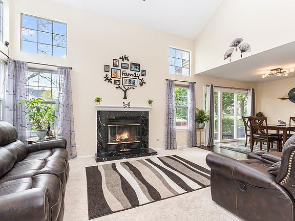 3rd image of 147 White Branch Ct N