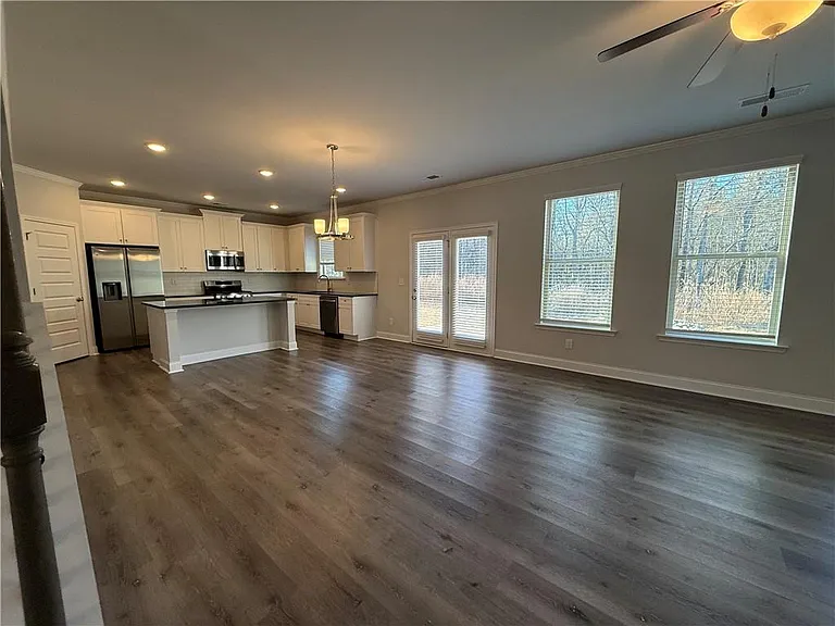 345 Hellen Valley Dr — Photo 4