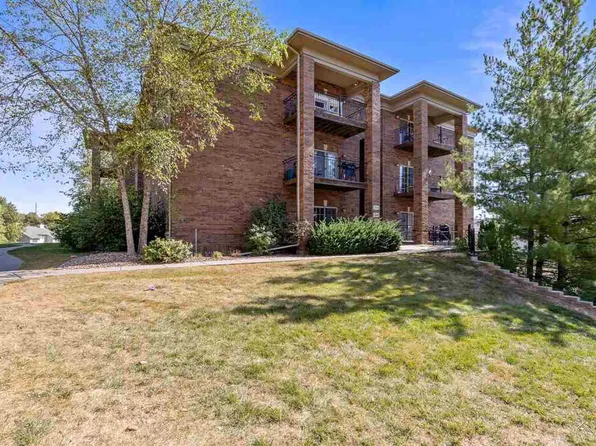 2440 Cascade Ln, Iowa City, IA 52246