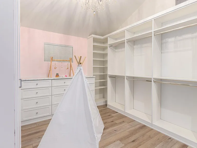 5009 E Le Marche Ave — Photo 21