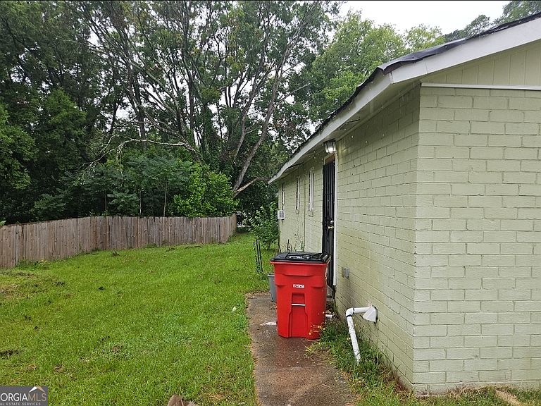 Listing photo 4