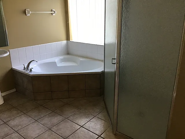 922 Lake Biscayne Way — Photo 11