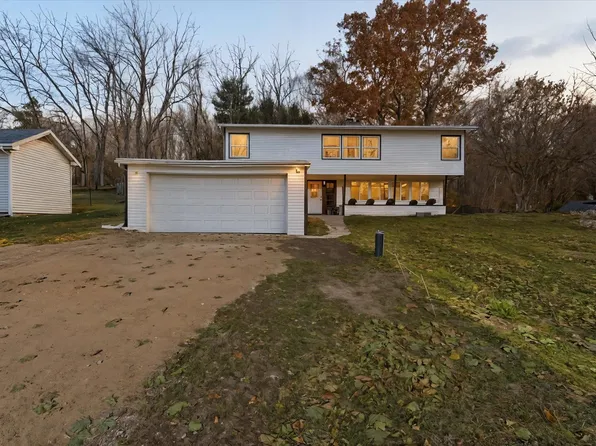 4936 N River Rd, Janesville, WI 53545