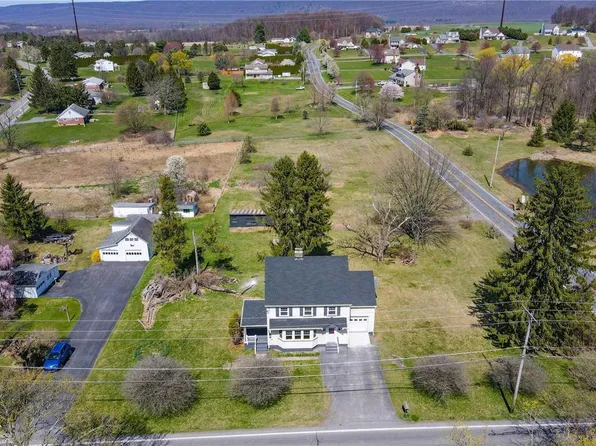 665 Point Phillips Rd, Bath, PA 18014