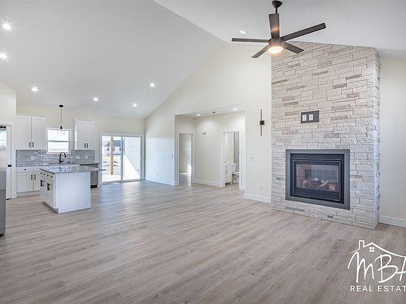 3rd image of 1210 Randall Rd