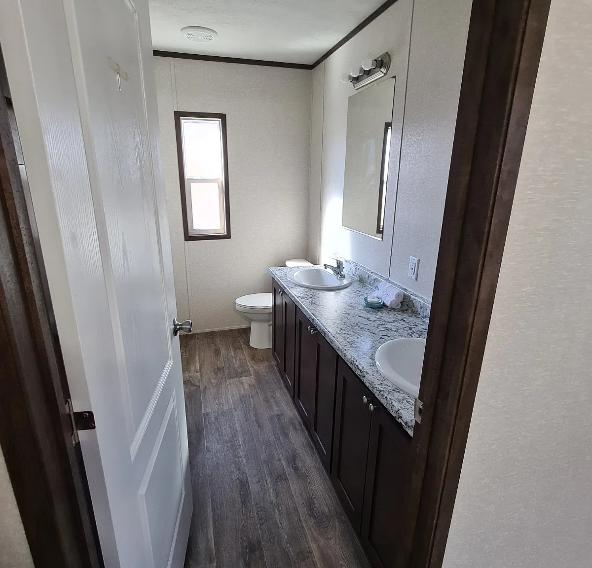 2 bed, 1024 sqft, $2,500 — Photo 4