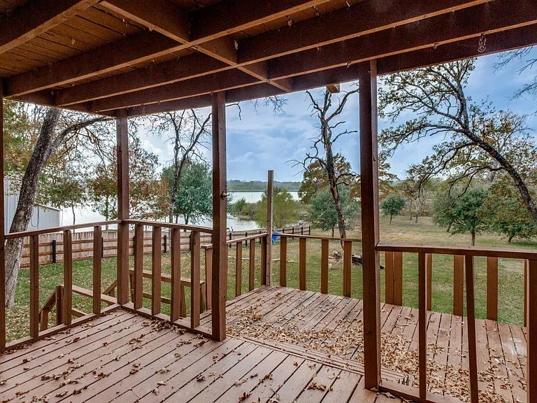 1612 Woodview Dr — Photo 23
