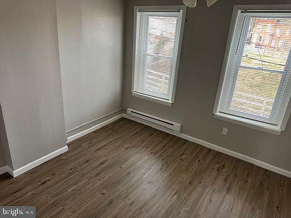 5th image of 1214 Pleasant St