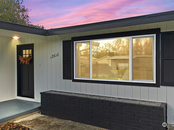 2nd image of 12618 Vickery Avenue E