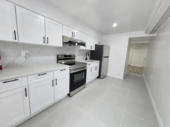 30-79 46th St, Astoria, NY