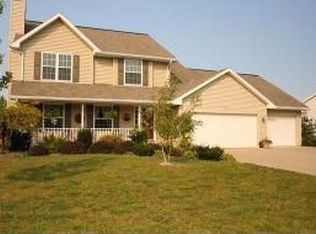 3076 Saybrook Cir, Green Bay, WI 54311