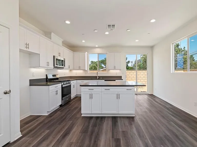 27090 Madison Ct — Photo 1