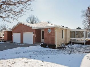 720 N 6th Avenue Cir, Winterset, IA 50273