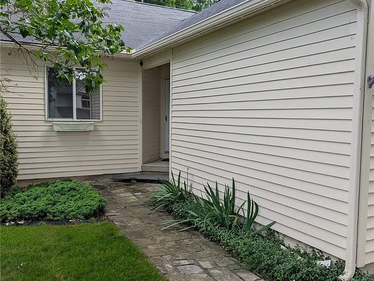 3608 Melvin Dr S — Photo 3