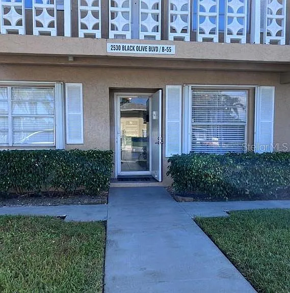 Black Olive Blvd — Photo 2