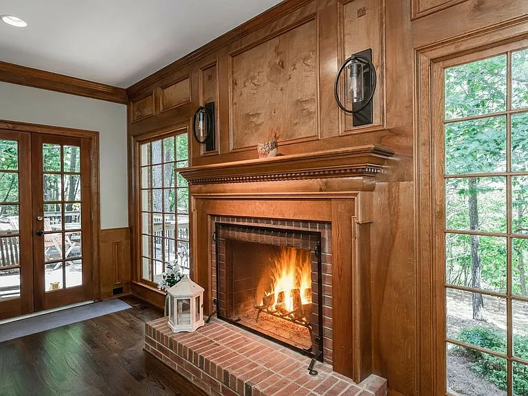 340 Rosalie Ct — Photo 8