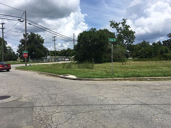 3rd image of 925 W Jackson St