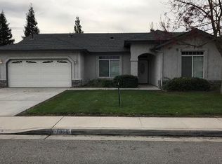 1062 Skansen St, Kingsburg, CA 93631