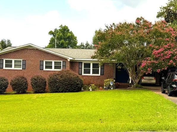 210 Orchard Dr, Greenwood, SC 29649