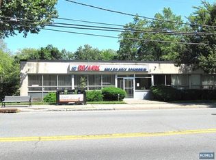 1013 Teaneck Rd, Teaneck, NJ 07666