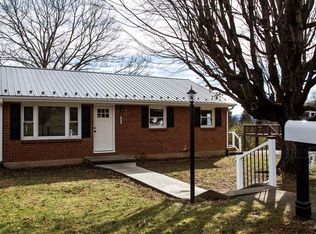 1312 Aiken St, Staunton, VA 24401