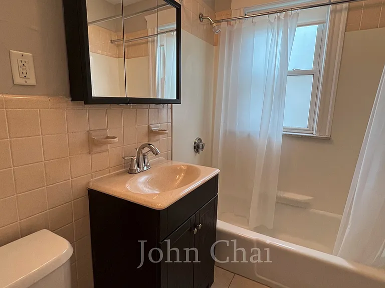 136 Arlington St #1 — Photo 27