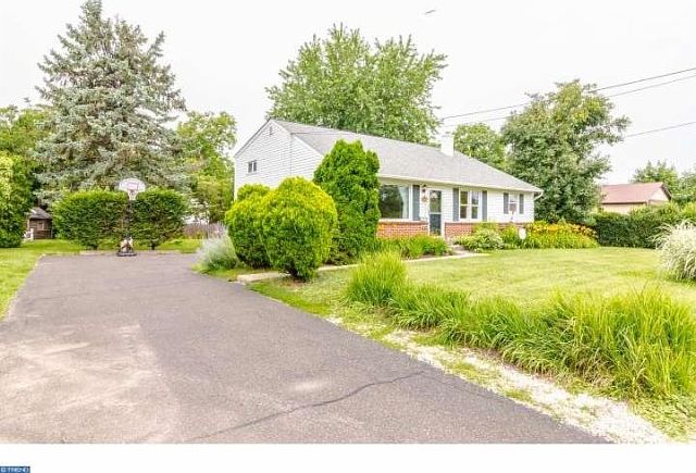 2nd image of 1524 Willow Ave